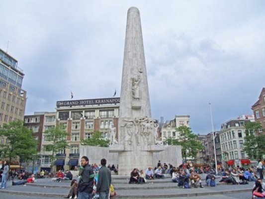 Cinci poliţişti români pleacă în Olanda